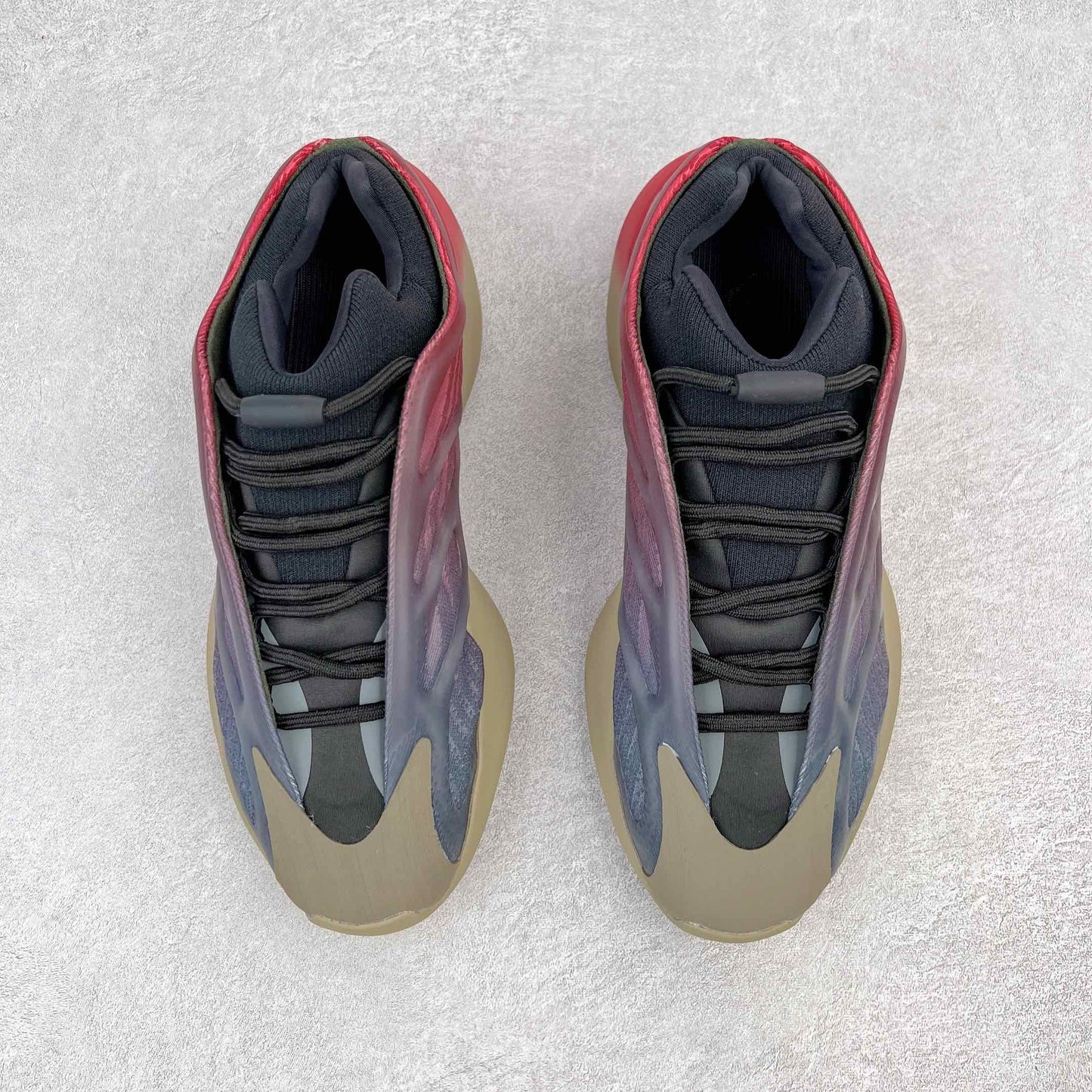 700 V3 Fade Carbon