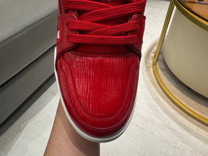 Trainer Red