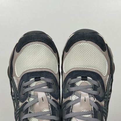Gel Nyc Oatmeal/Obsidian Grey