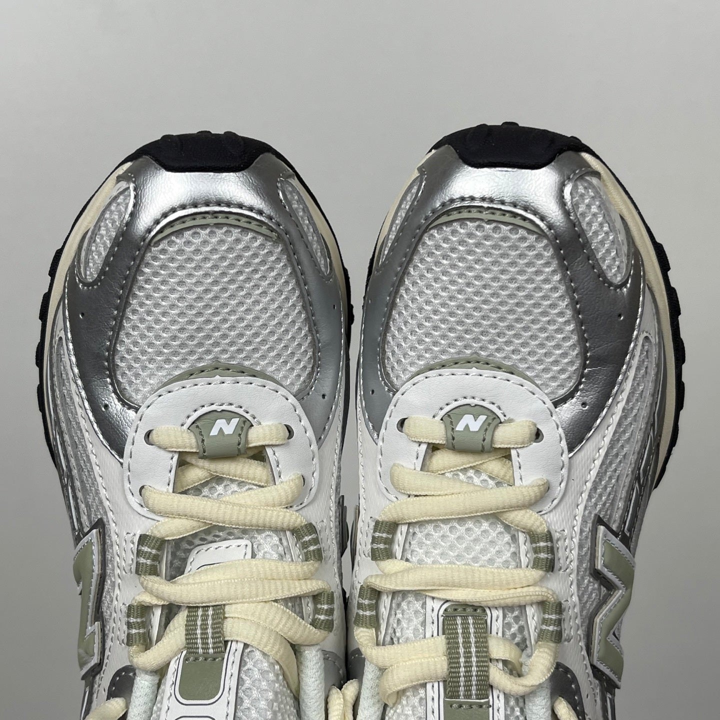 204L Silver Metallic Garter Snake