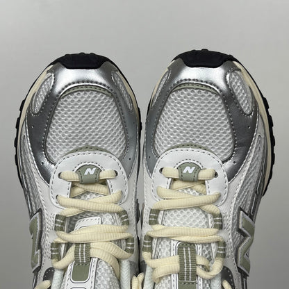 204L Silver Metallic Garter Snake