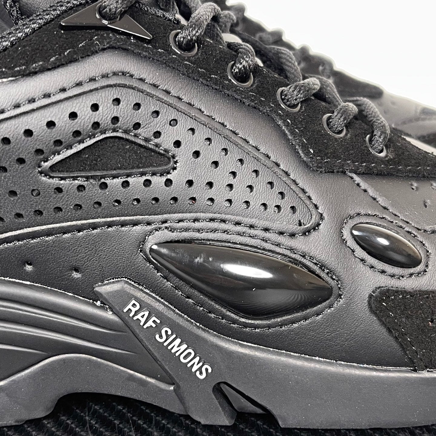 Cylon-21 All Black