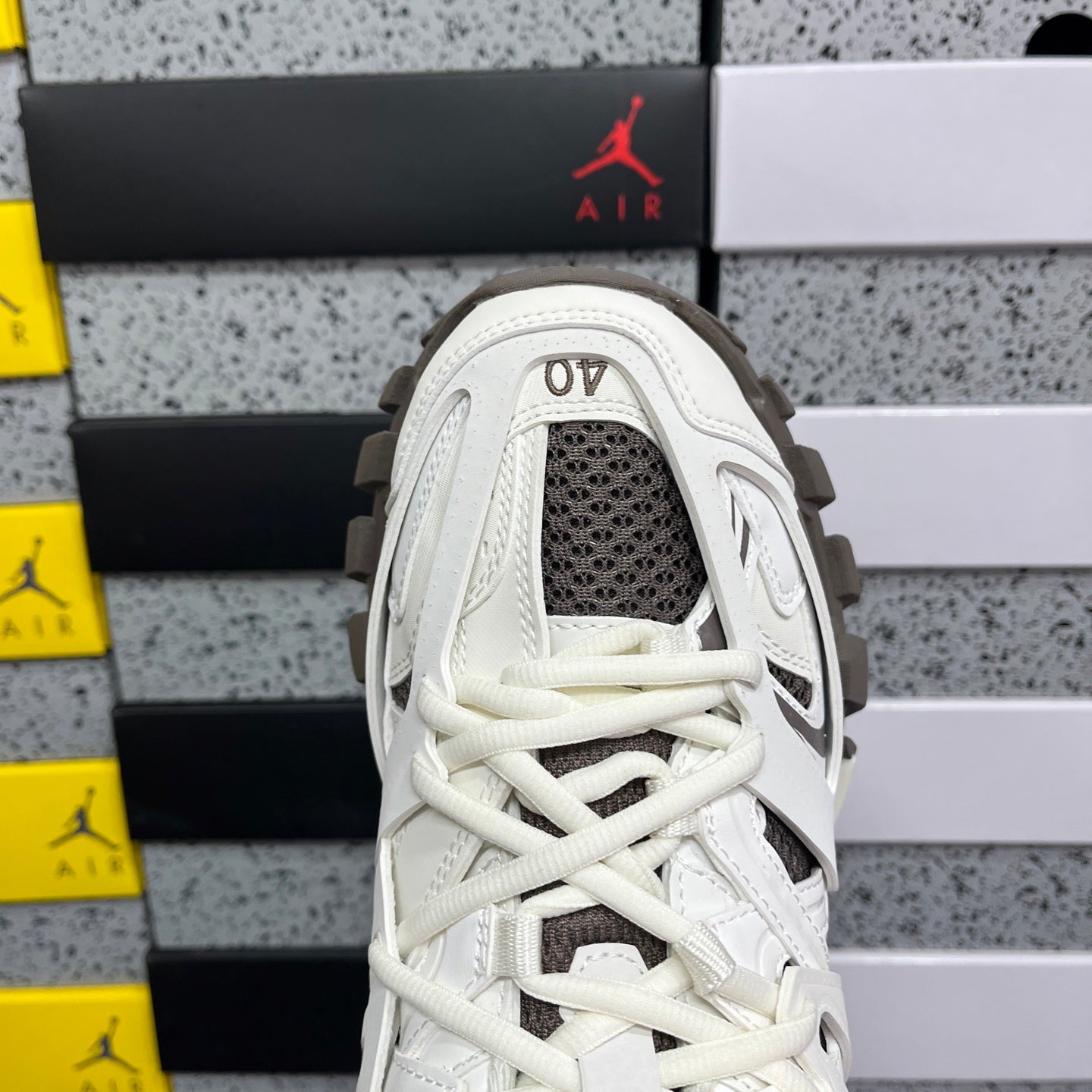 BLG Track White & Brown