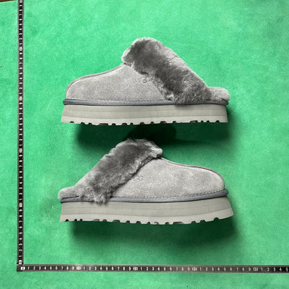UGG