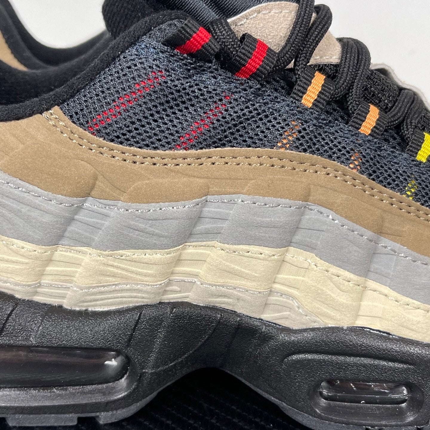 95 Off Noir Limestone