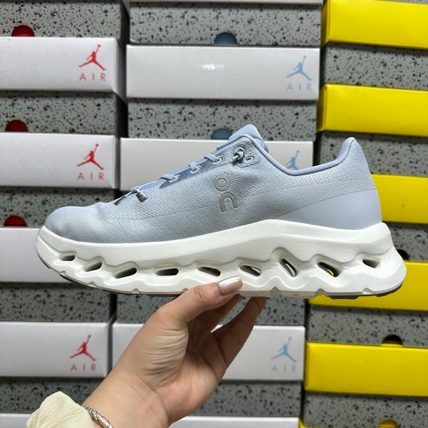 On Running Cloudtilt Remix Light Blue