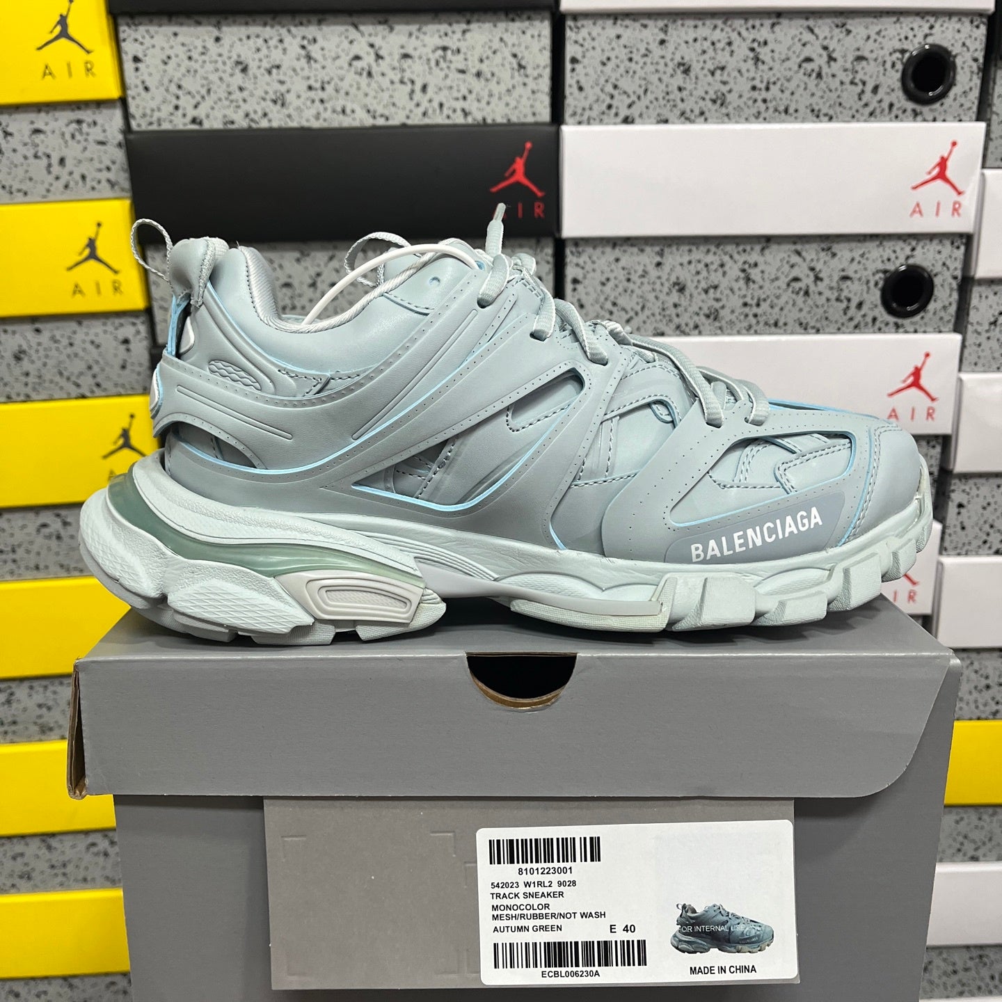BLG Track Light Blue