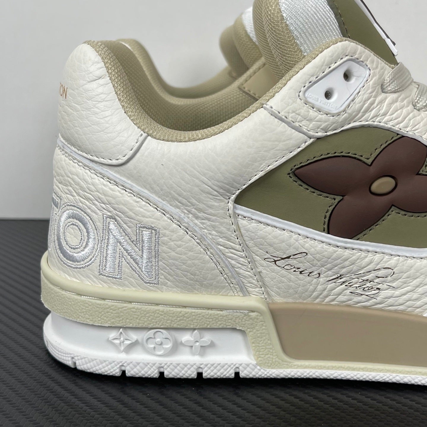 Trainer Beige and Khaki