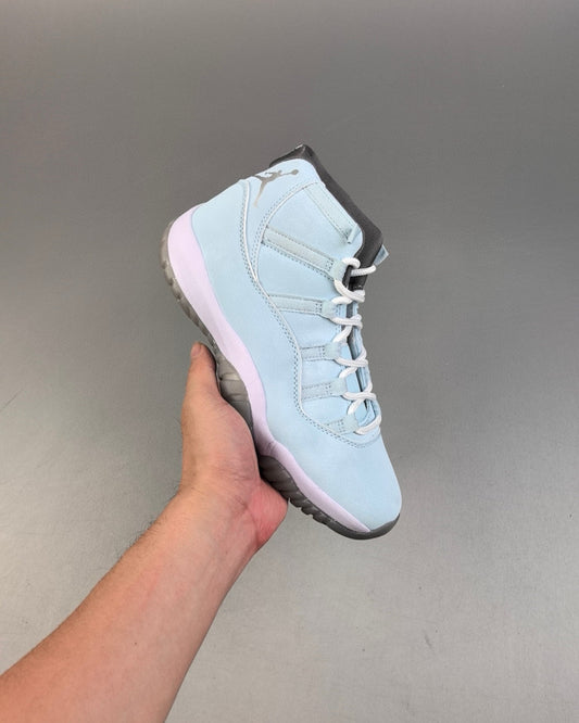 AJ11 Retro High Blue