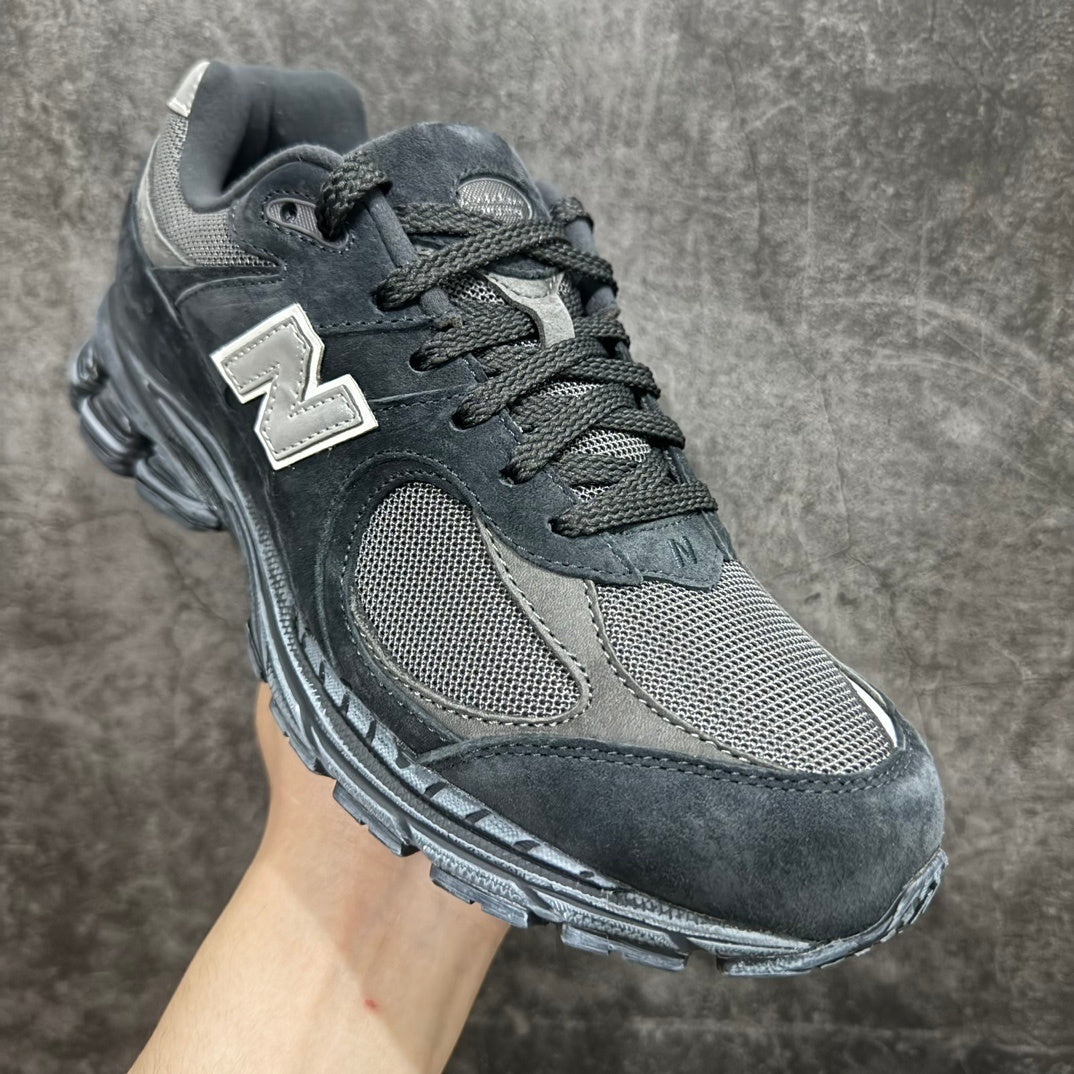 2002 black vintage