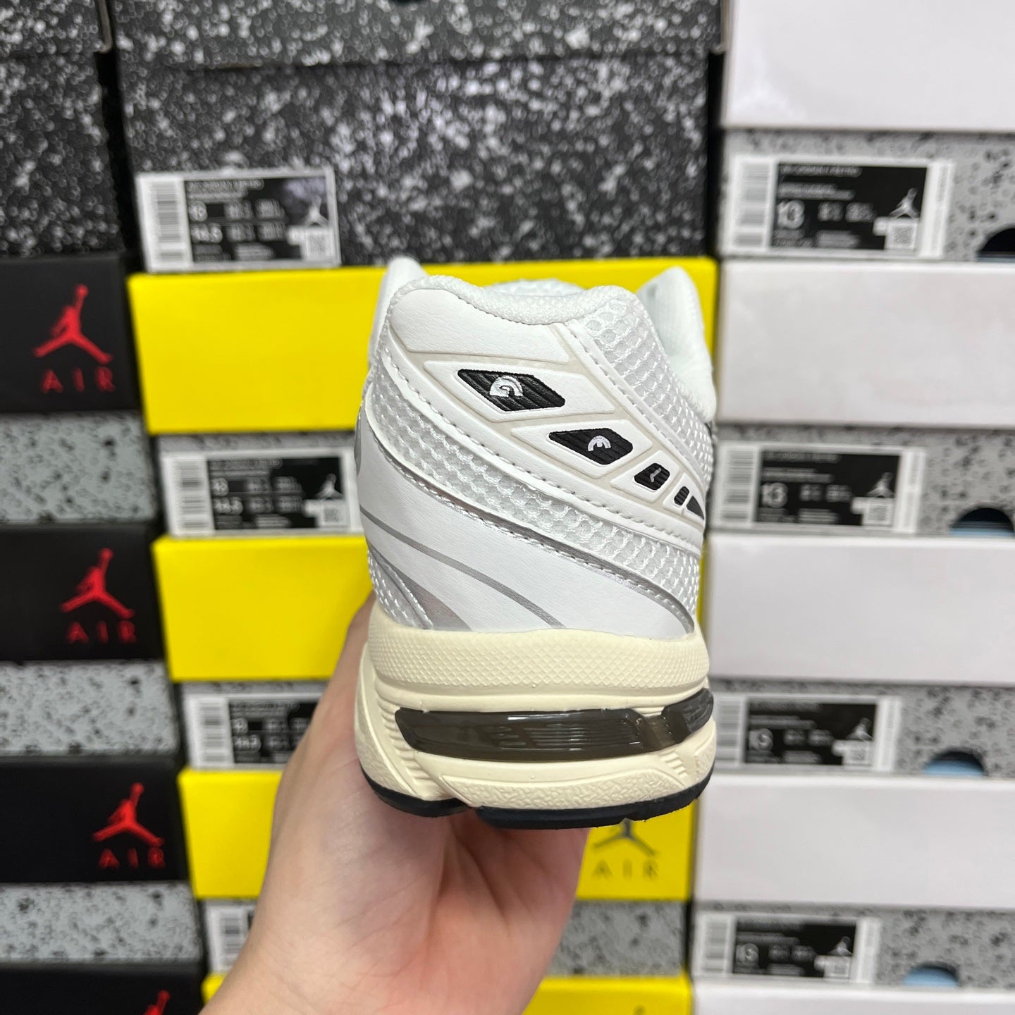 Gel-1130 White/Silver Haze