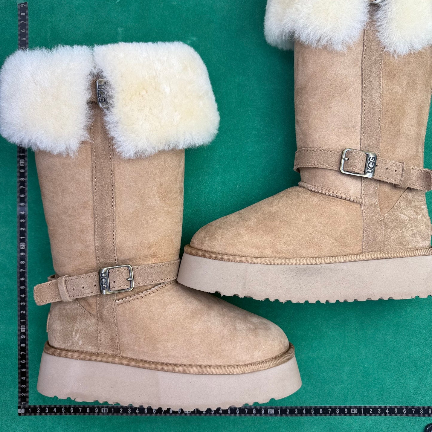 UGG