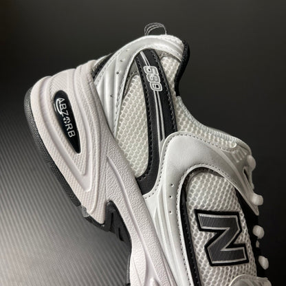 530 White and Black