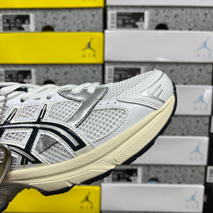 Gel-1130 White/Midnight
