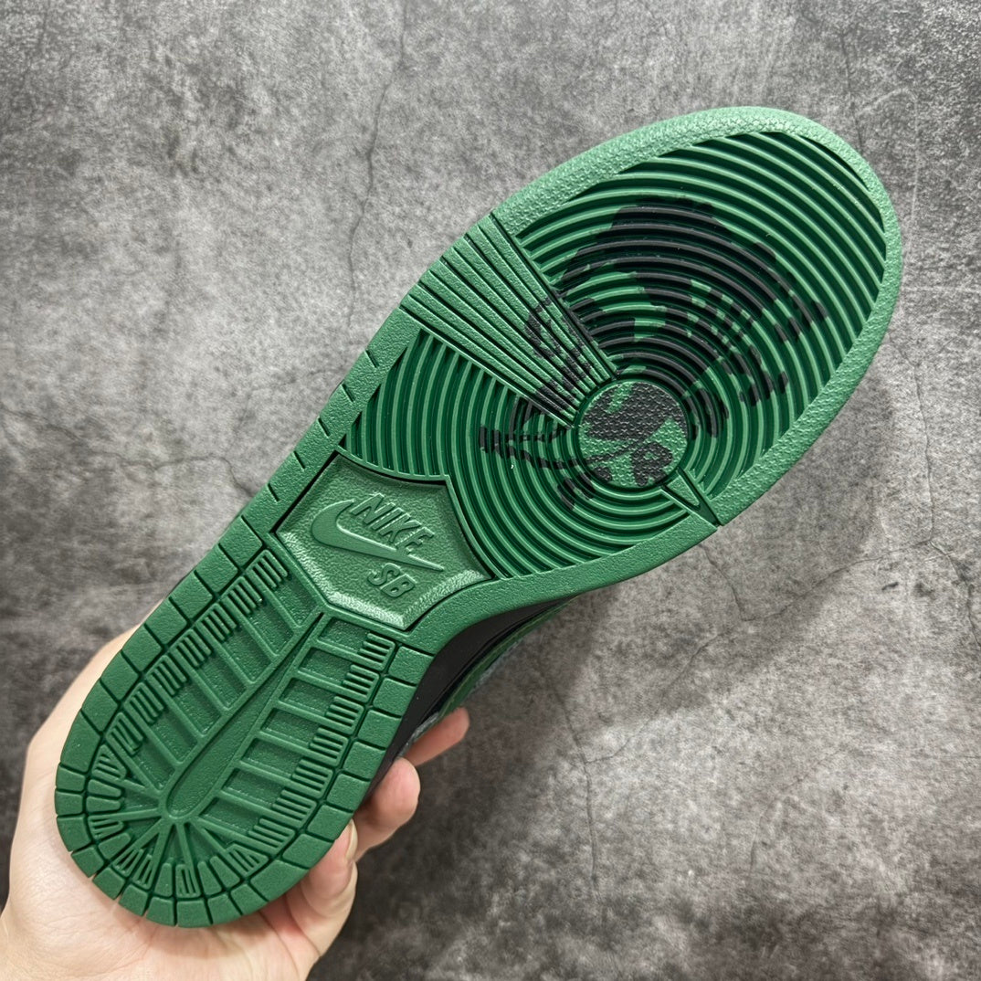 Dunk SB There Skateboards