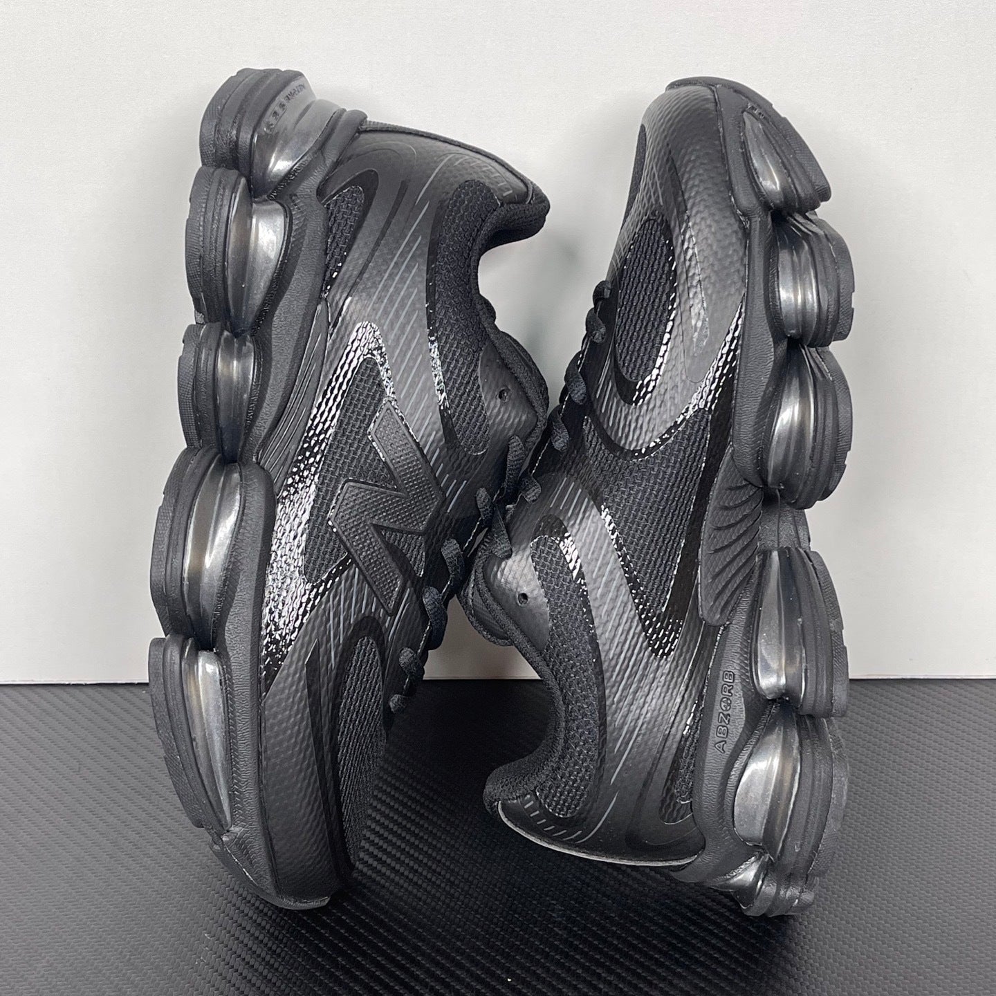 2000 ABZORB Black