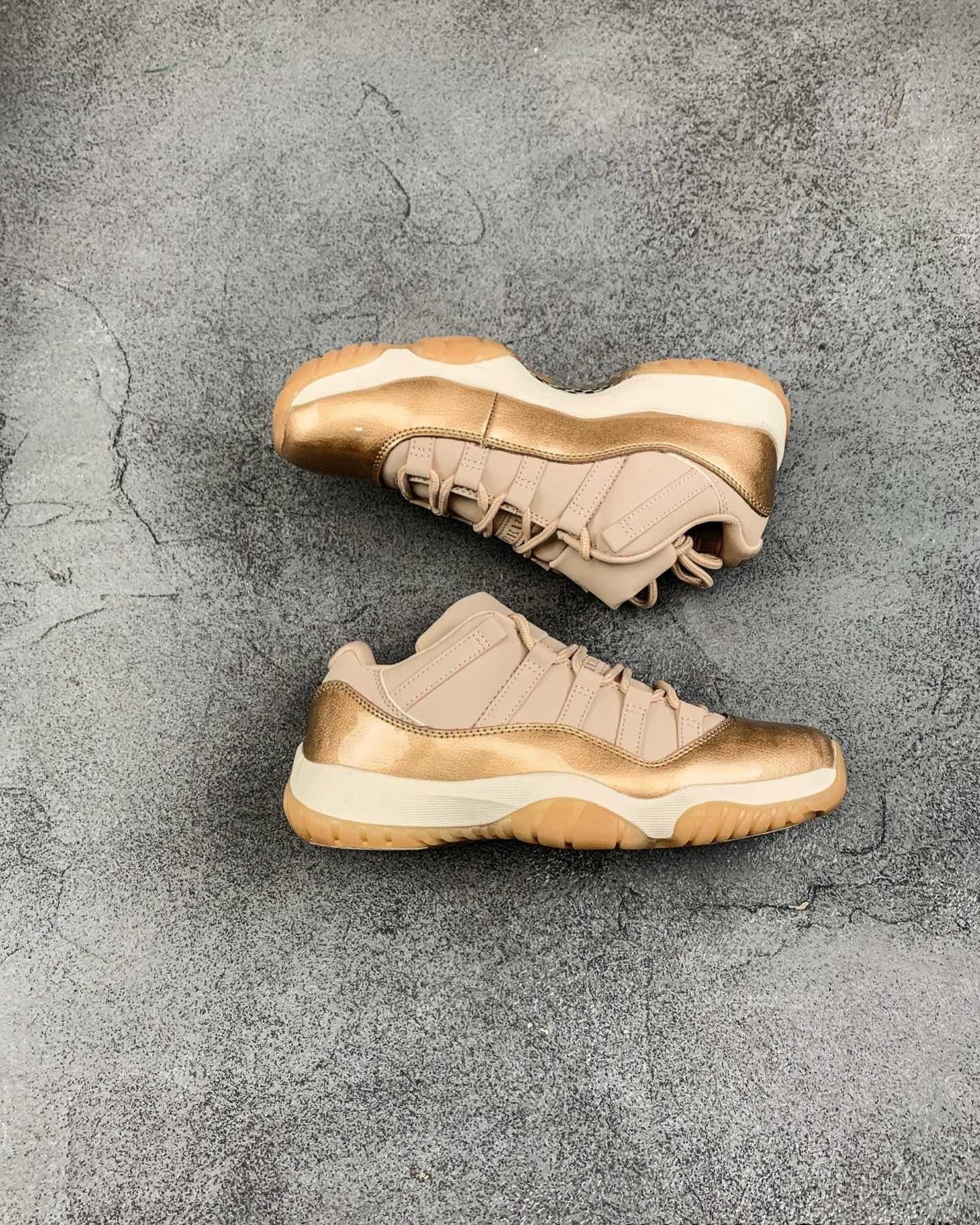 AJ11 Easter Low