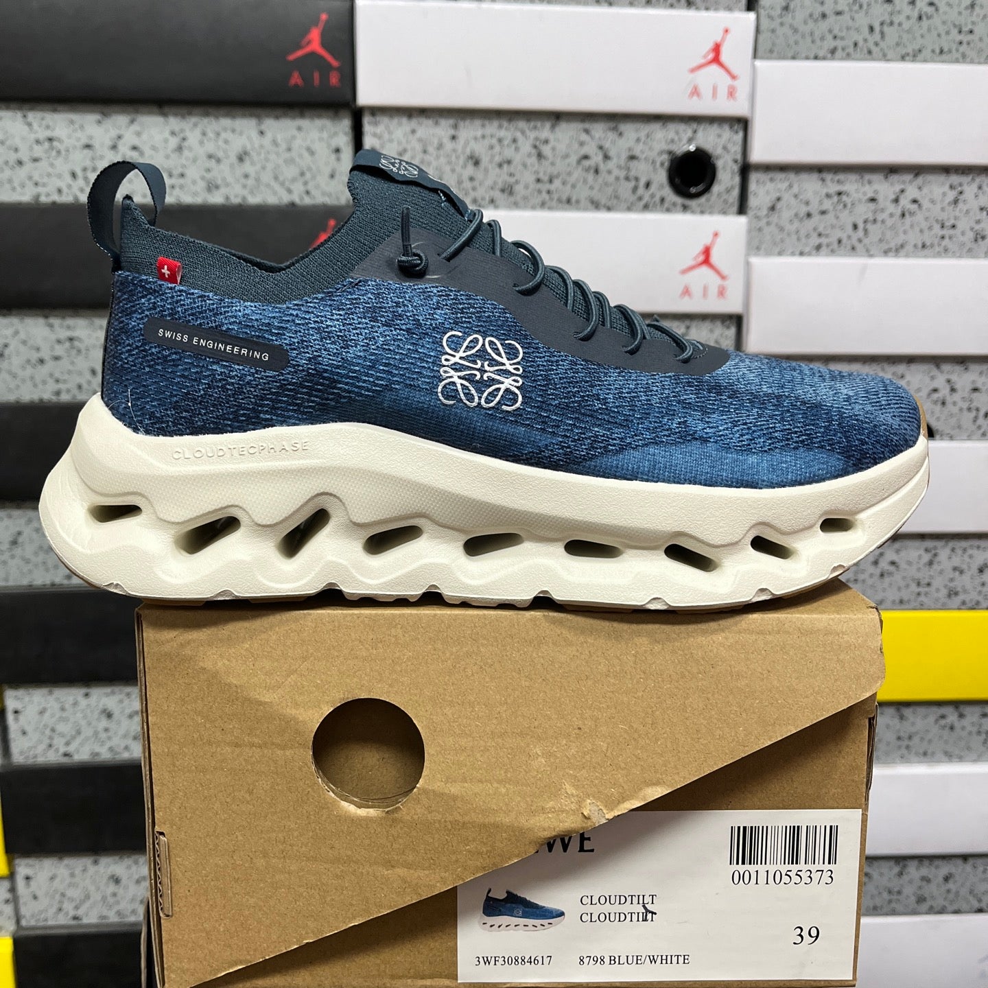 On Running Cloudtilt Remix Dark Blue Ocean