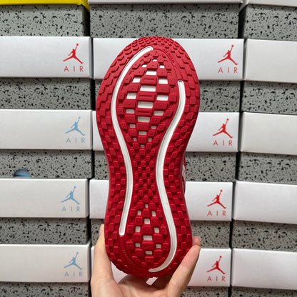 Vomero Plus Red White