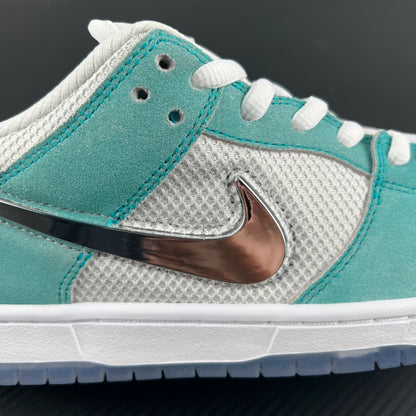 Dunk SB April