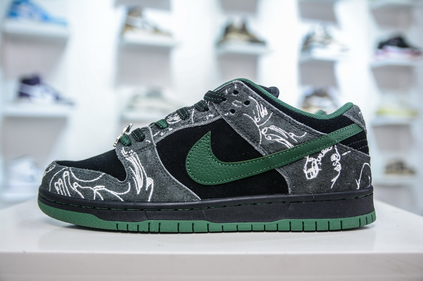 Dunk SB There Skateboards