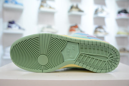 Dunk SB Verdy Visty