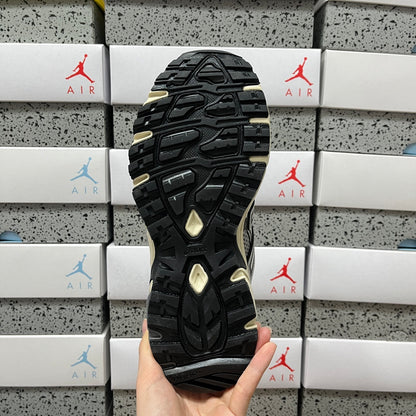 GEL-SONOMA TR62 Grey/Black