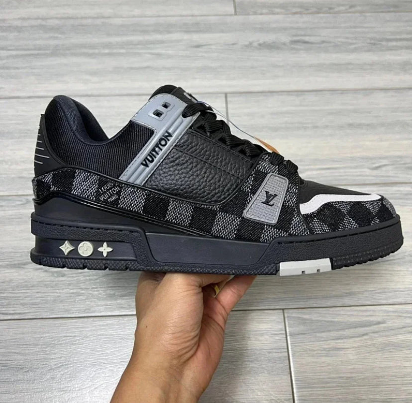 Trainer Black
