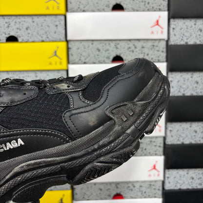 BLG Triple S Black