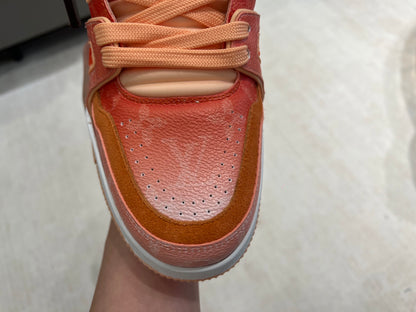 Trainer Orange