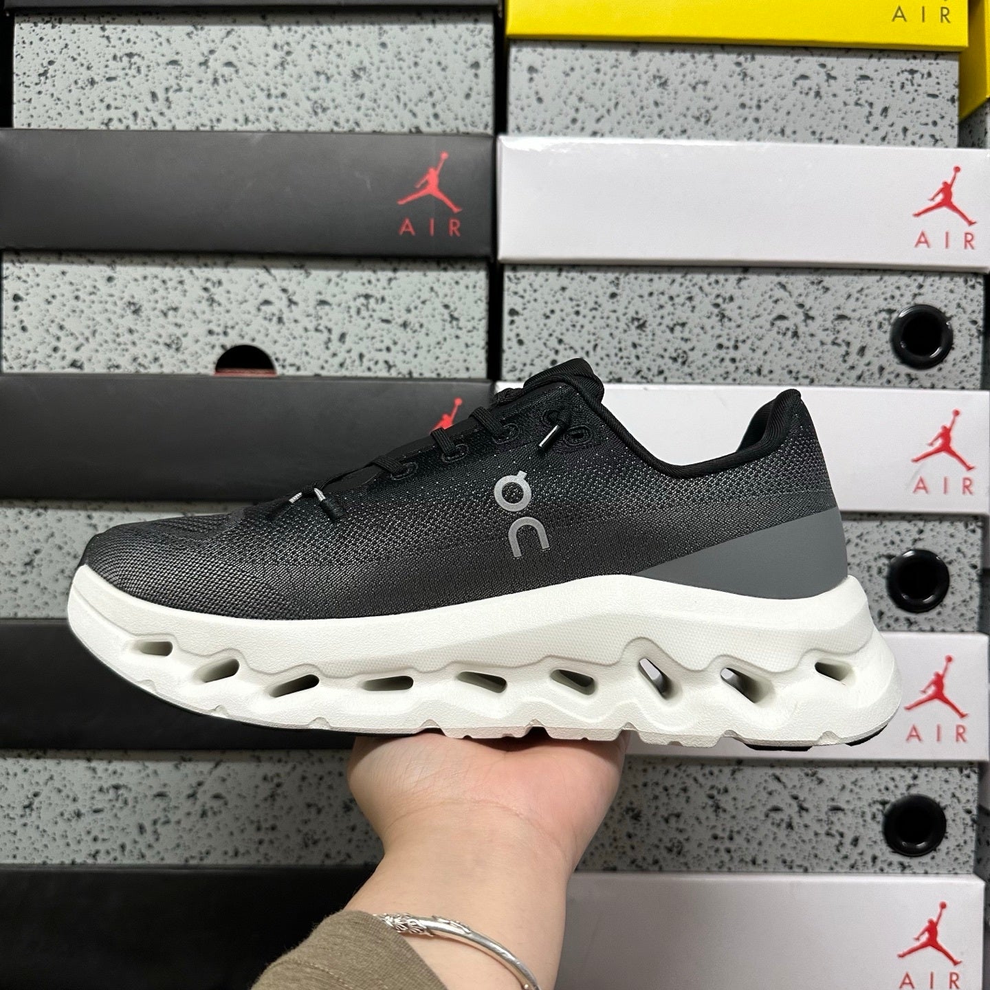 On Running Cloudtilt Remix Asphalt Black