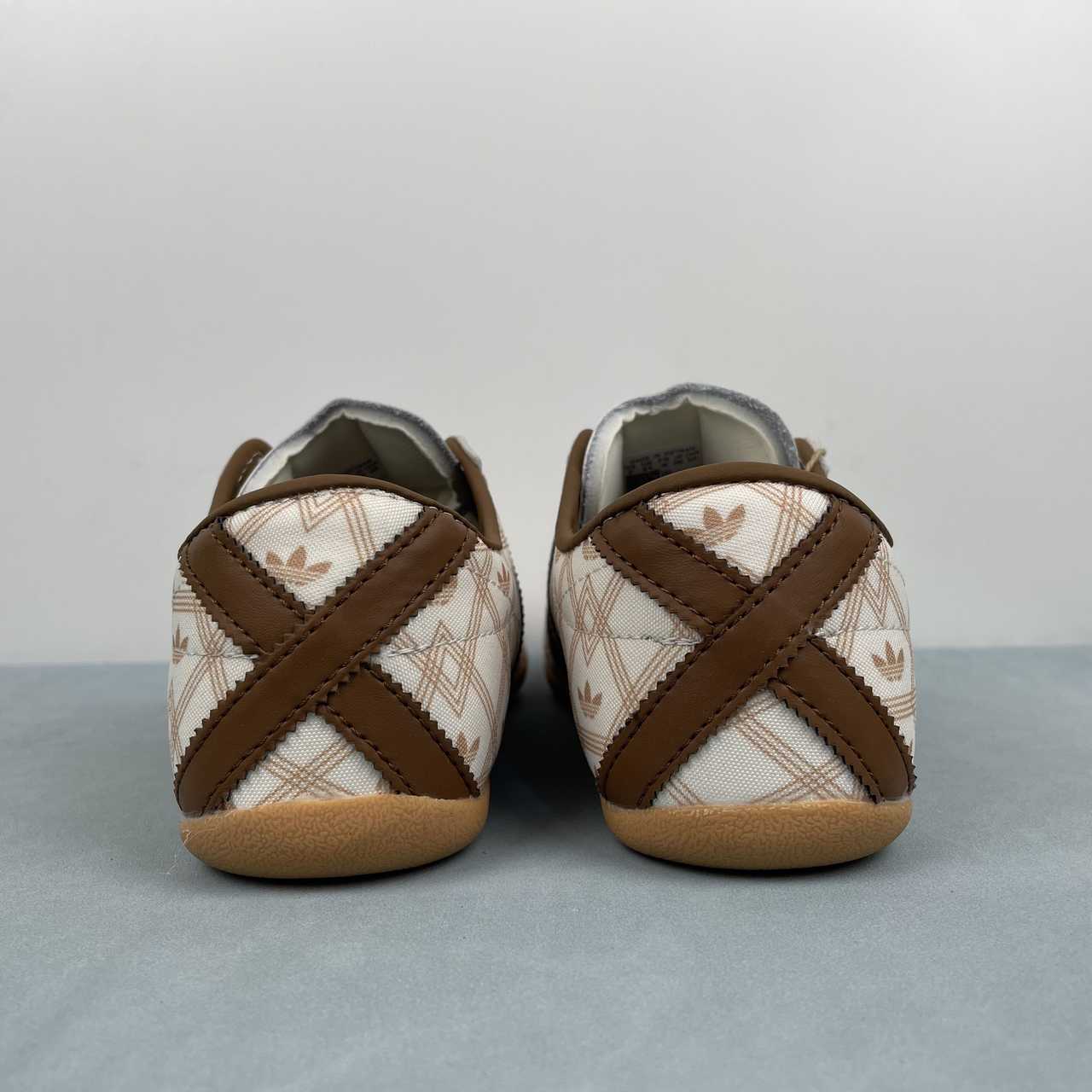 AD TOKYO White Preloved Brown