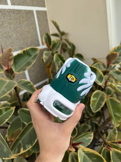 Tn Green and White