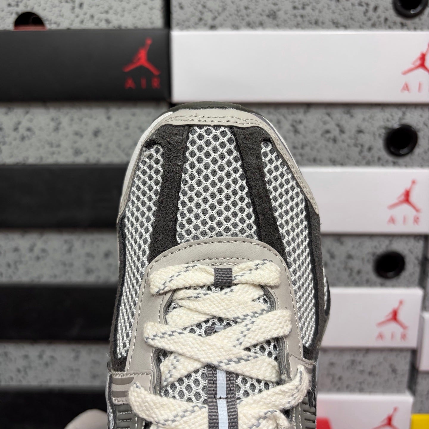 Vomero 5 Grey Black