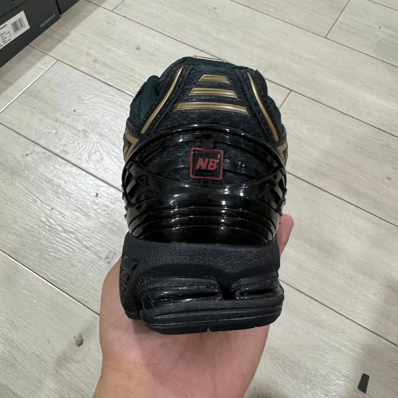 1906 Black and Gold
