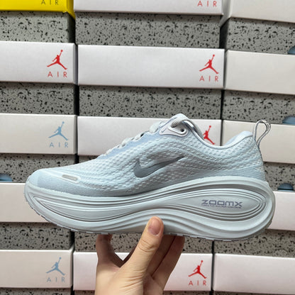 Vomero Plus Football Grey