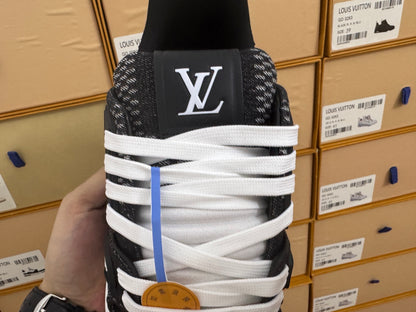 Trainer Black