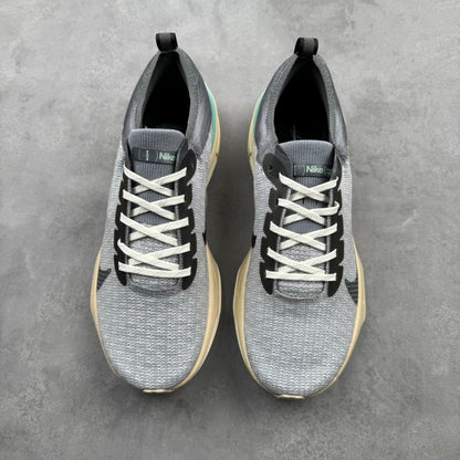 ZoomX Invincible Run Flyknit 3 Cool Grey Black