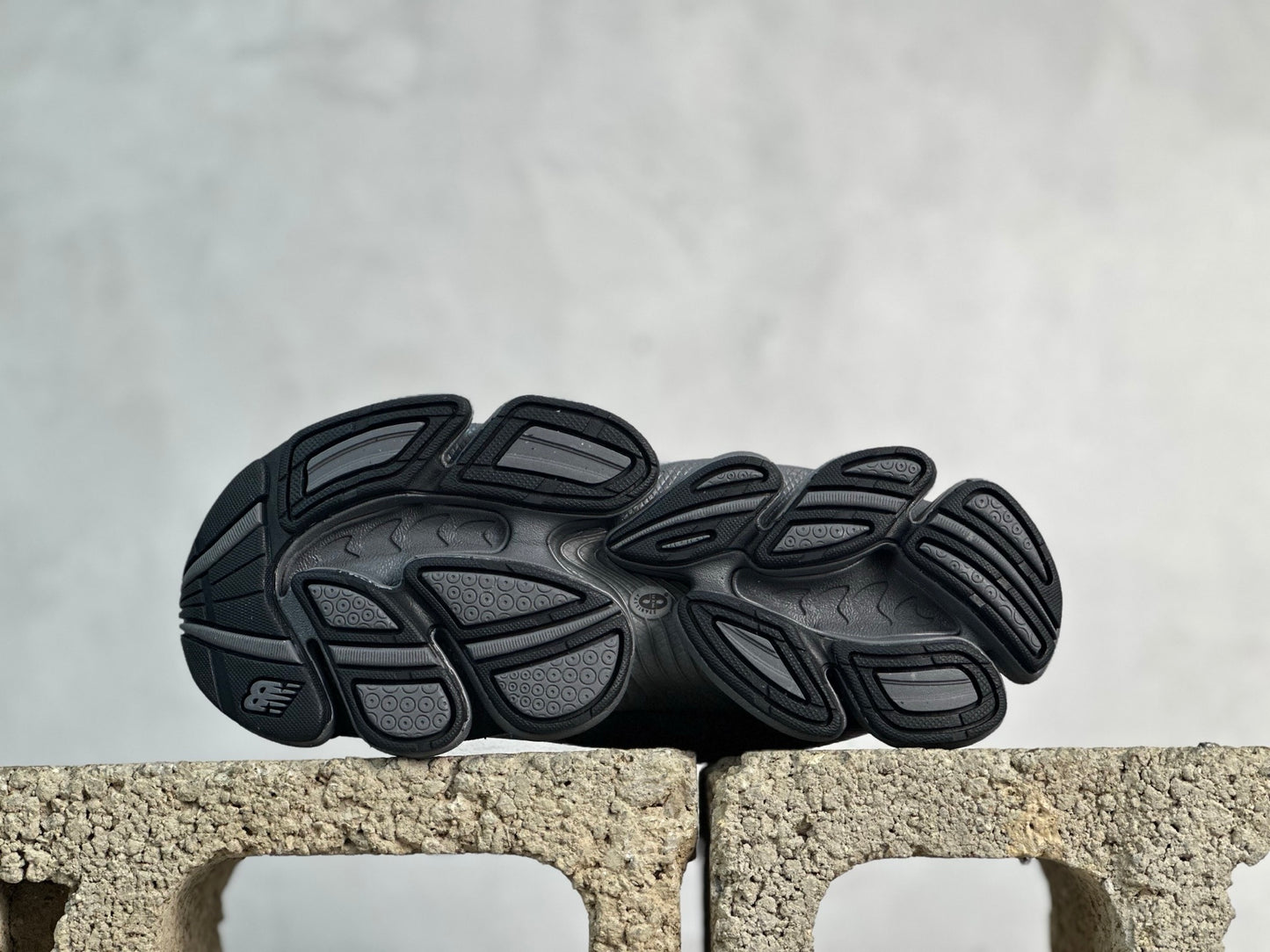 2000 Black