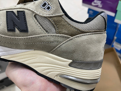 990 Olive Beige / Black Logo