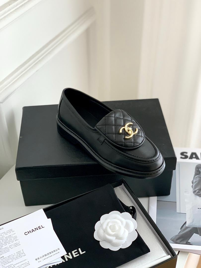 Chanel Black Quilted Flap Turnlock CC