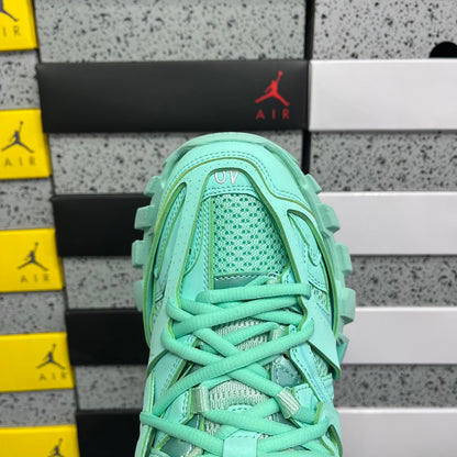 BLG Track Mint