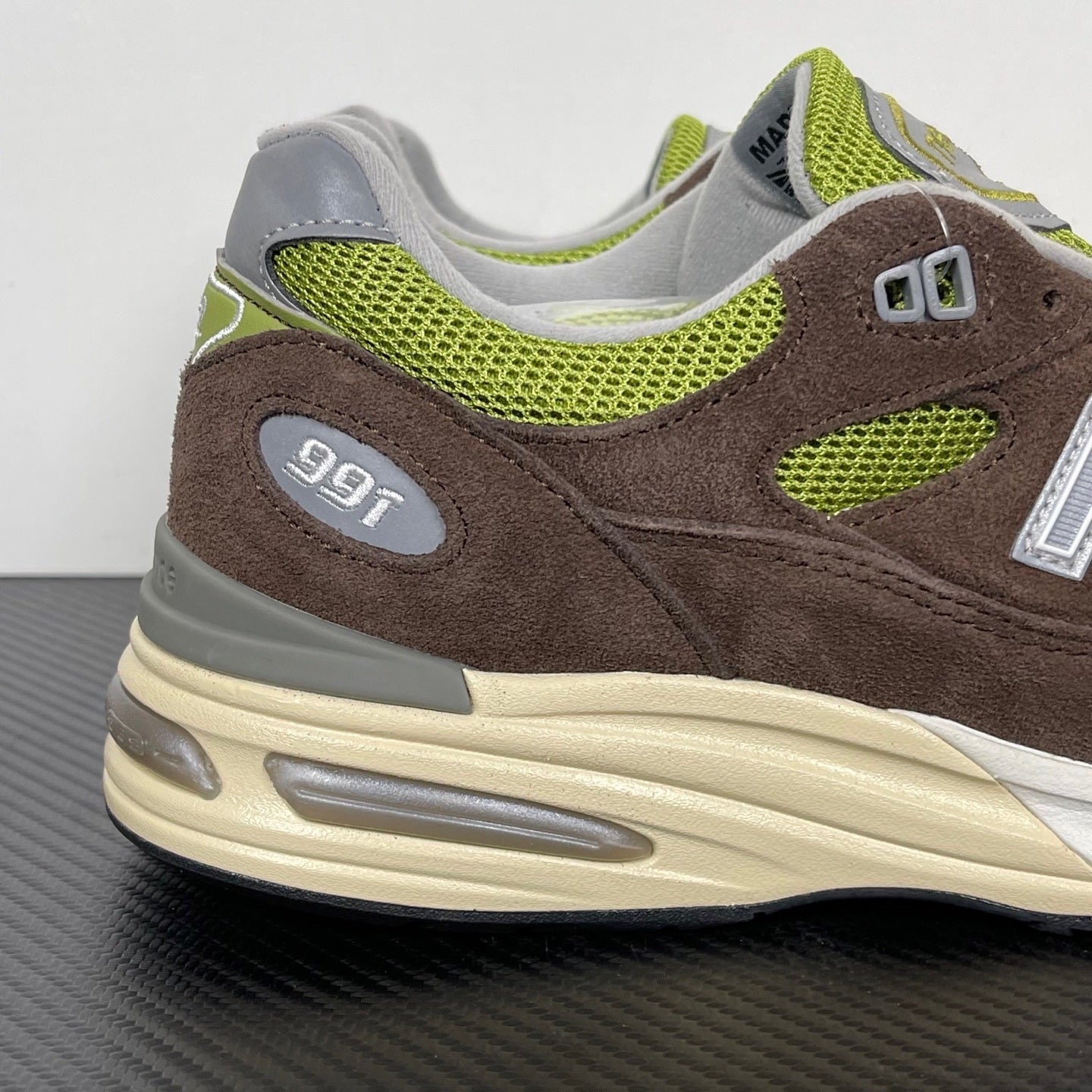 990 Brown Lime