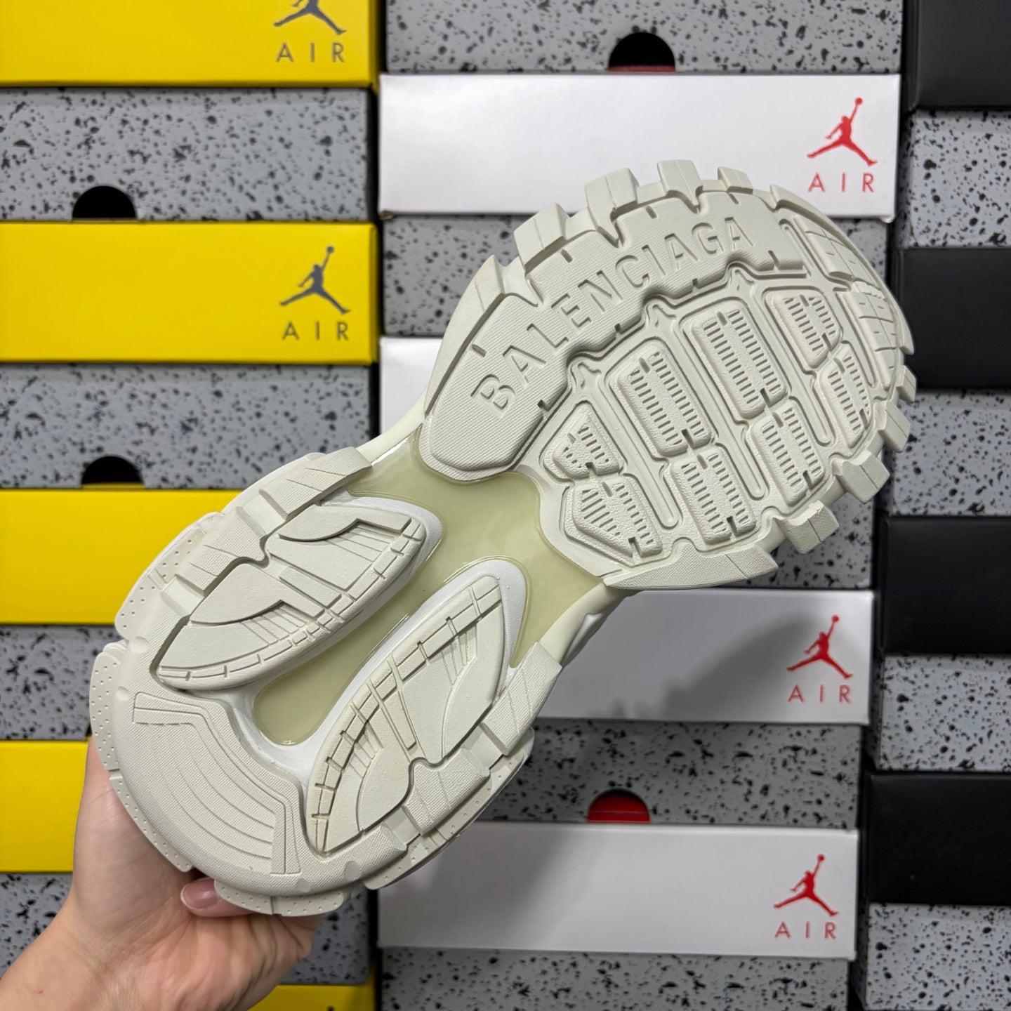 BLG Track White