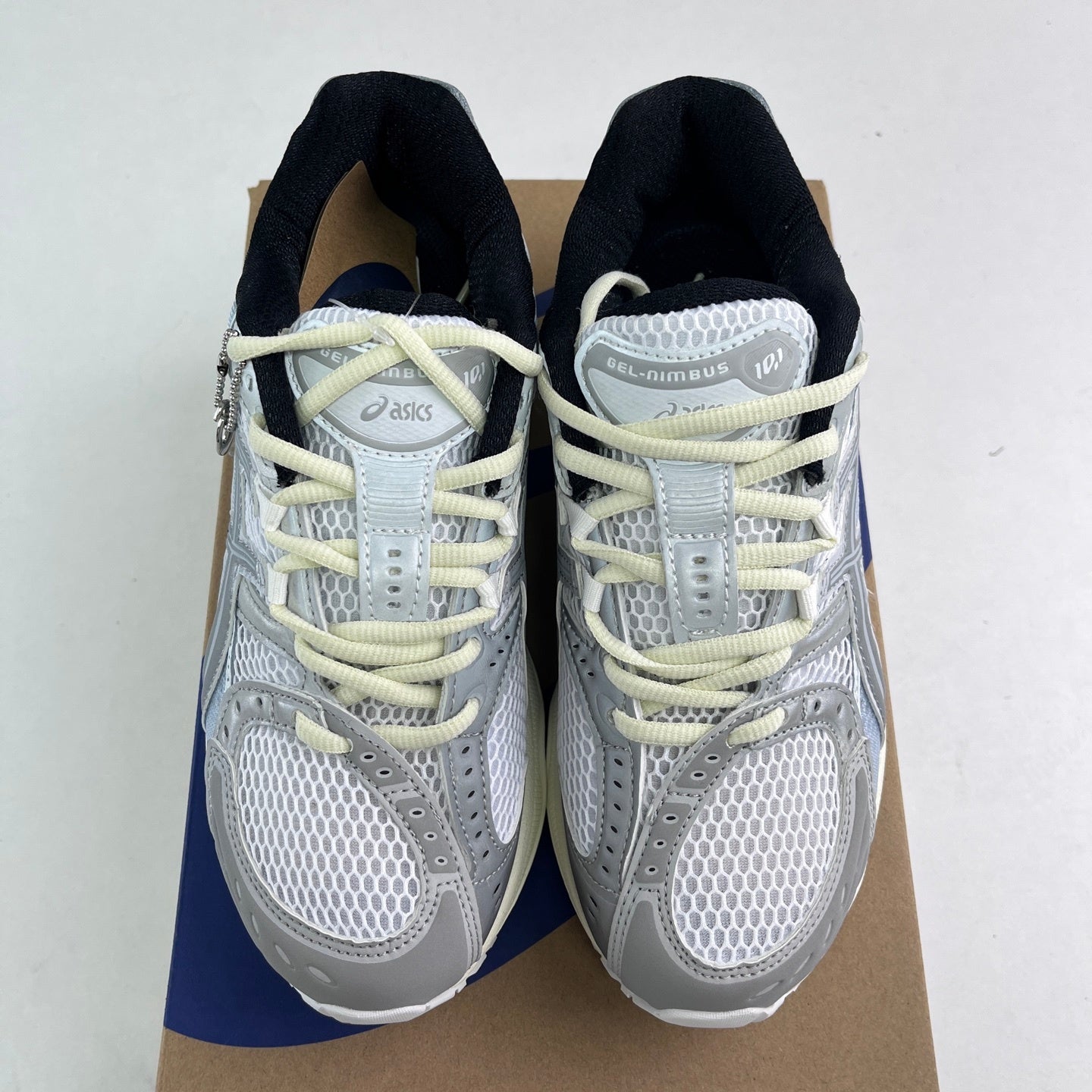 GEL-NIMBUS 10.1 Litle Grey/White
