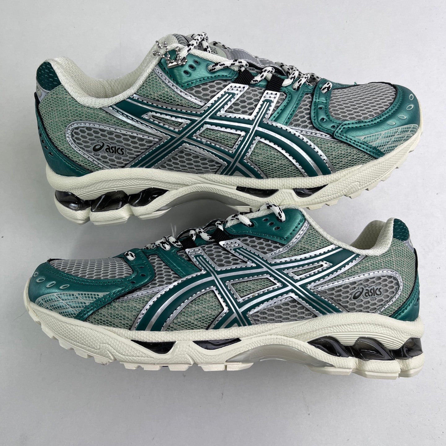 GEL-NIMBUS 10.1 Dark Silver Green Metallic