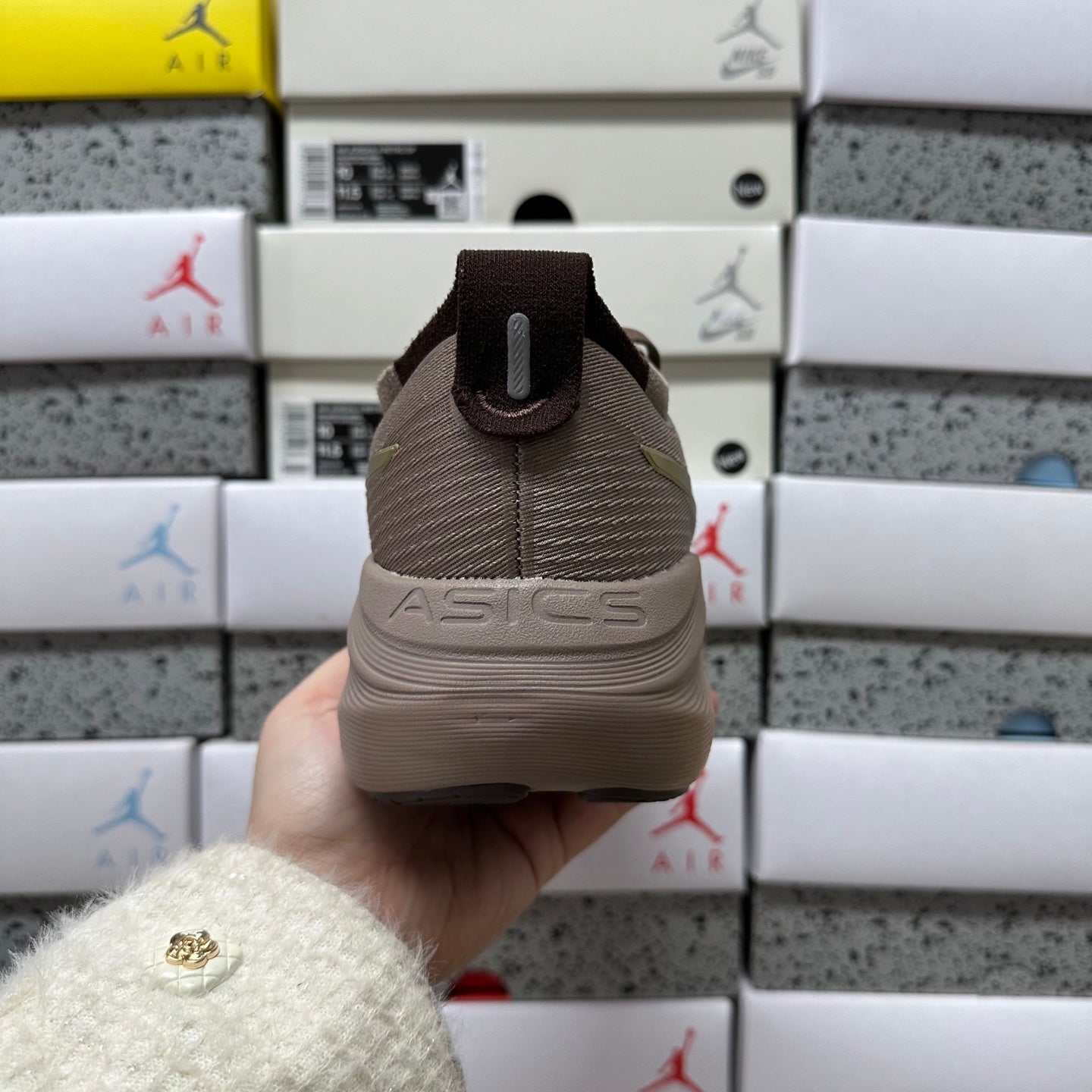 GEL-NIMBUS 27 Brown
