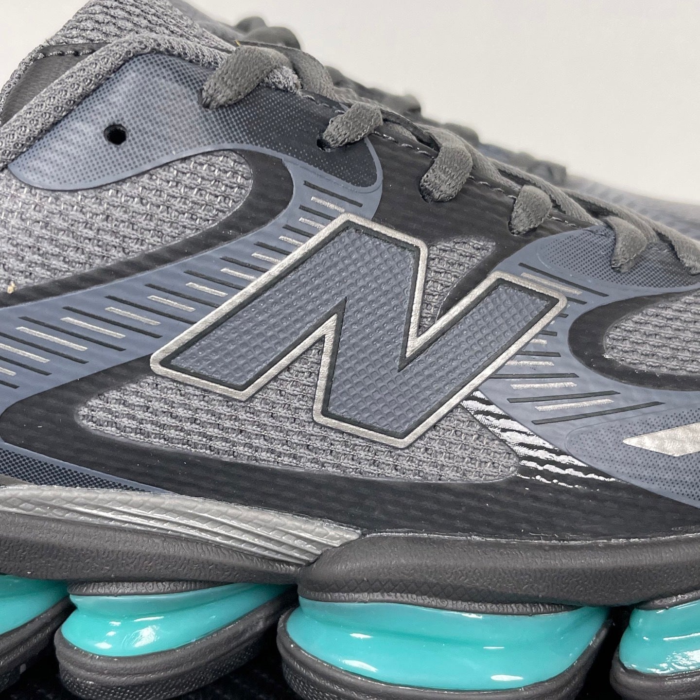 2000 ABZORB Grey and Blue