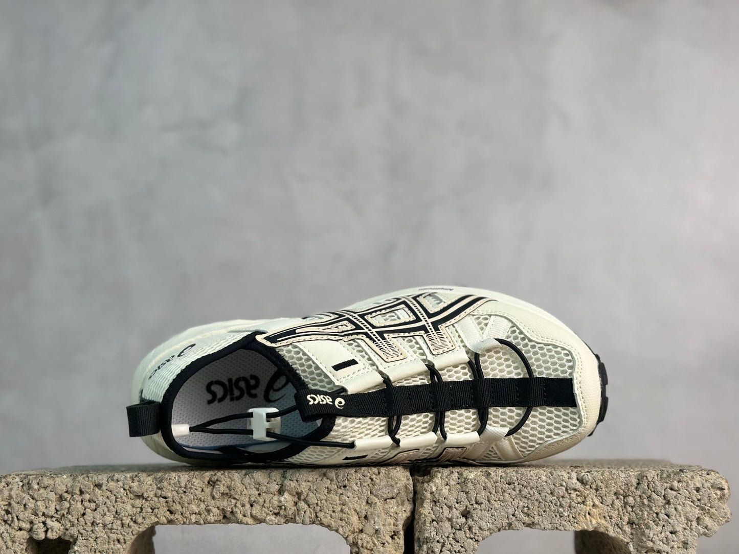GEL-SONOMA TR White/Black