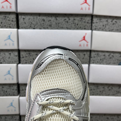 GEL-Kayano 12.1